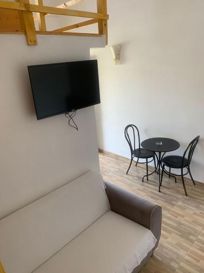 Vila Mario Aparthotel Ксамил Екстериор снимка
