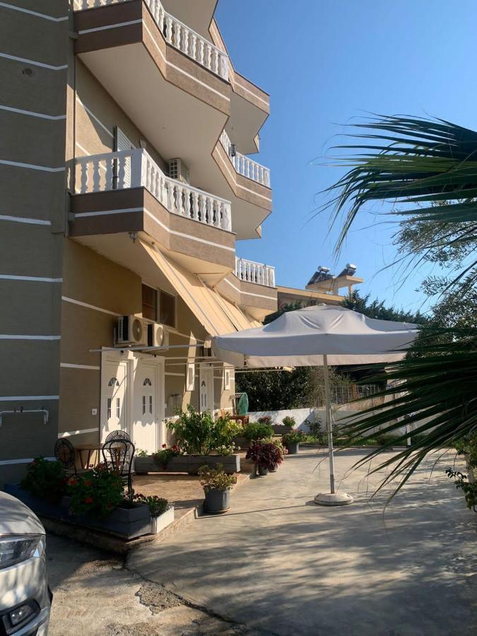 Vila Mario Aparthotel Ксамил Екстериор снимка