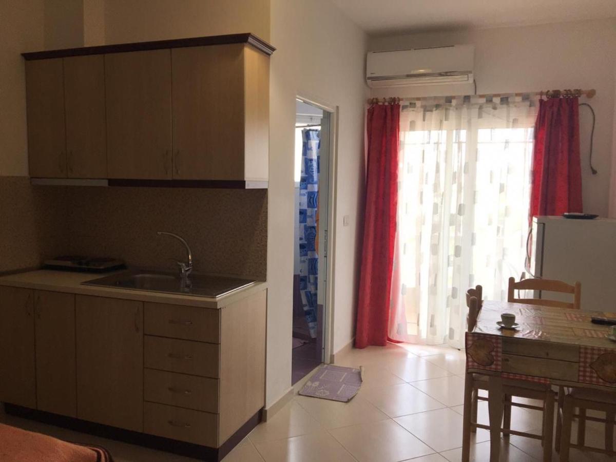 Vila Mario Aparthotel Ксамил Екстериор снимка