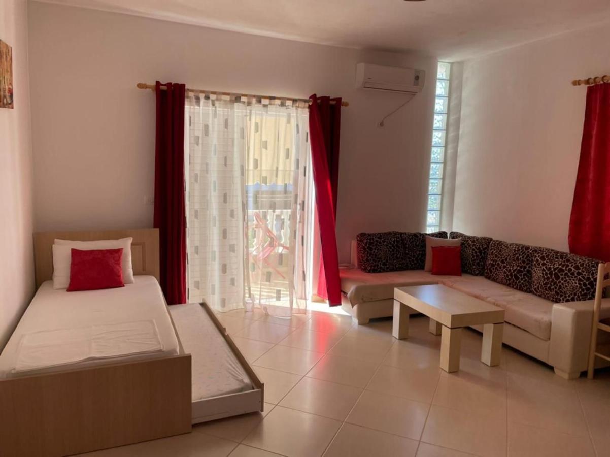 Vila Mario Aparthotel Ксамил Екстериор снимка