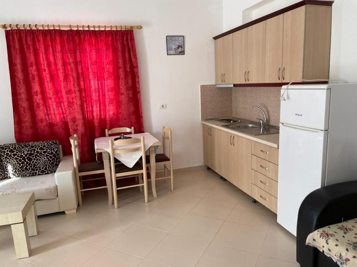 Vila Mario Aparthotel Ксамил Екстериор снимка