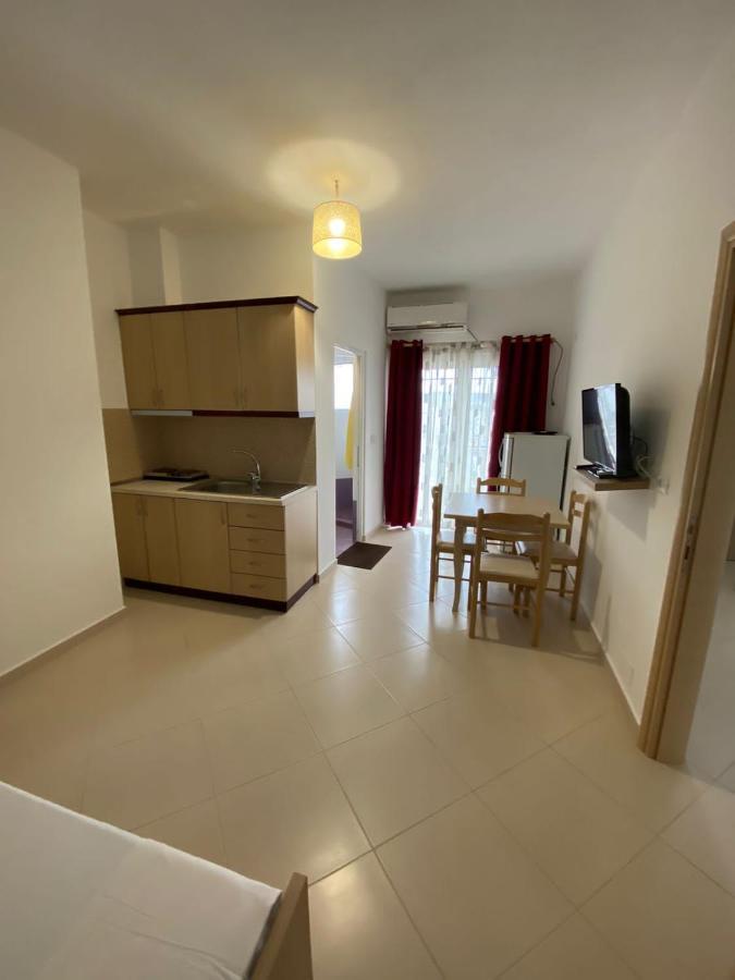 Vila Mario Aparthotel Ксамил Екстериор снимка