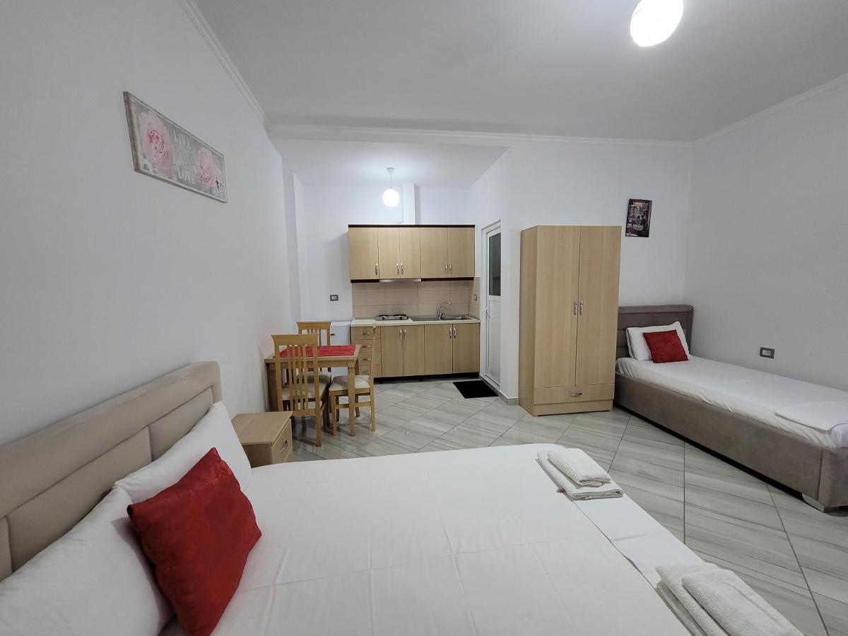 Vila Mario Aparthotel Ксамил Екстериор снимка