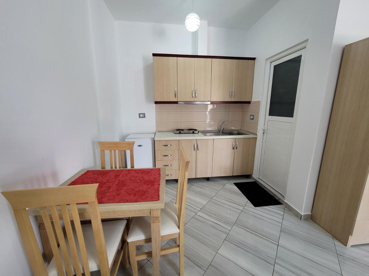 Vila Mario Aparthotel Ксамил Екстериор снимка