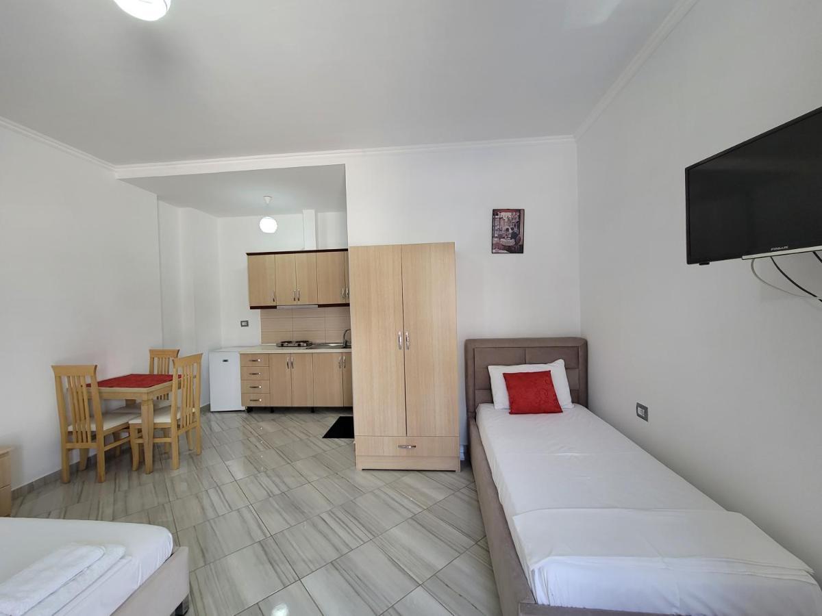 Vila Mario Aparthotel Ксамил Екстериор снимка