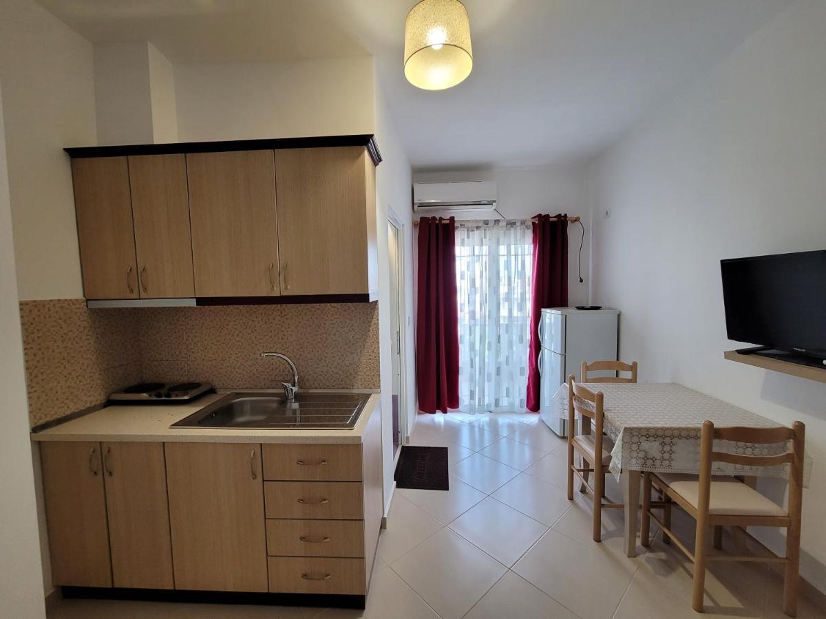 Vila Mario Aparthotel Ксамил Екстериор снимка