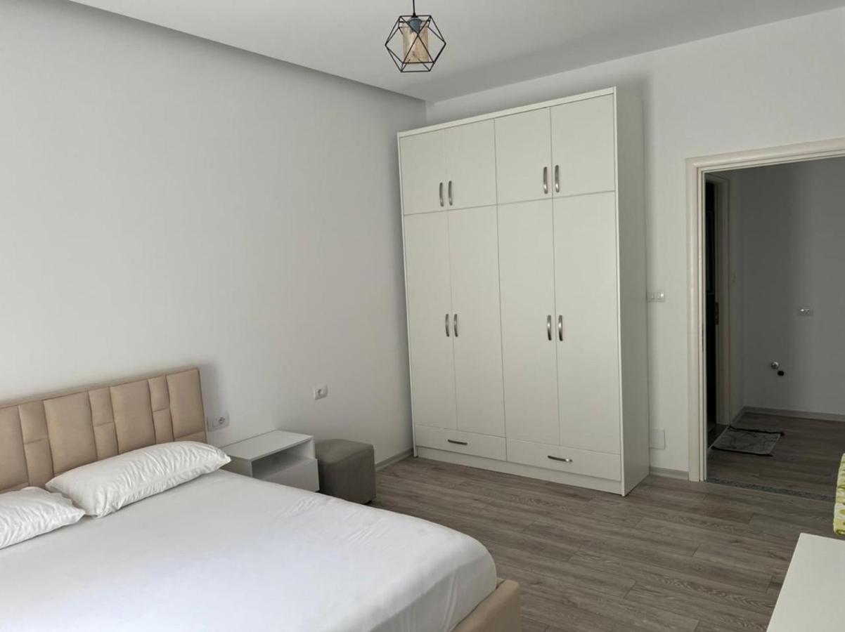 Vila Mario Aparthotel Ксамил Екстериор снимка