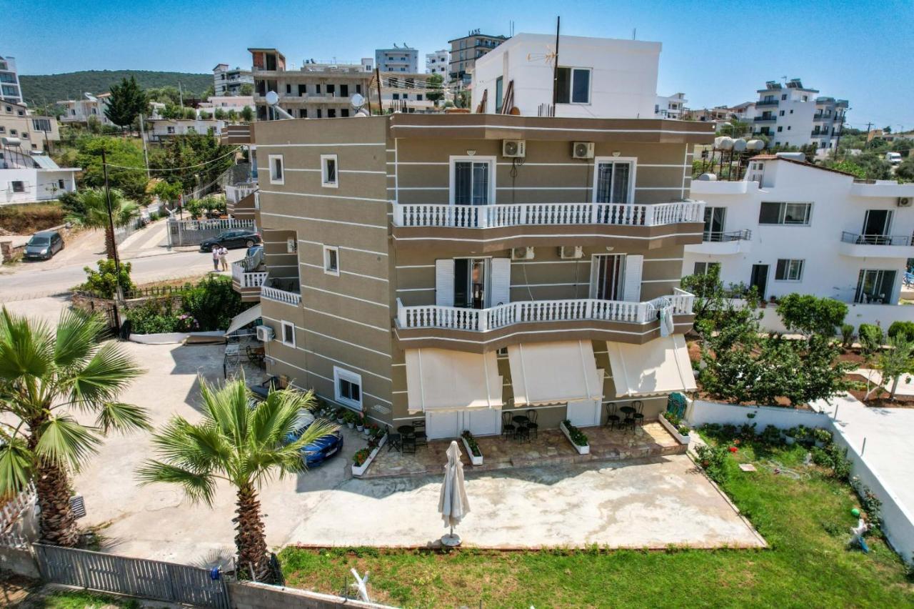 Vila Mario Aparthotel Ксамил Екстериор снимка
