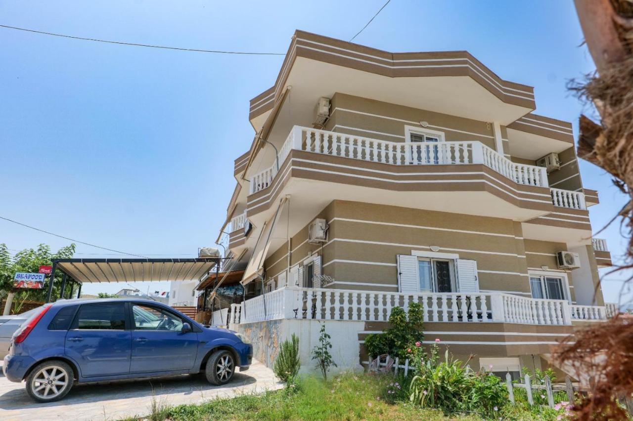 Vila Mario Aparthotel Ксамил Екстериор снимка