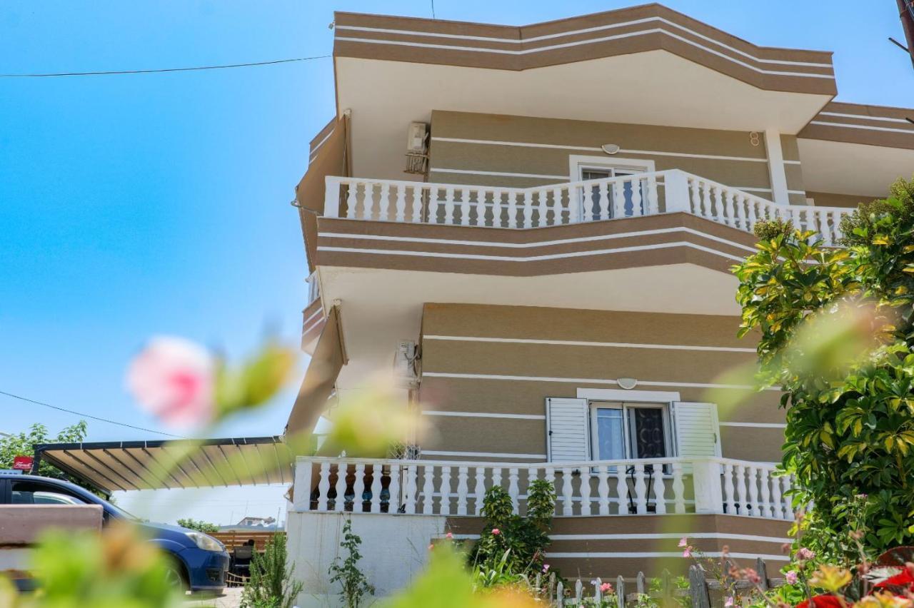 Vila Mario Aparthotel Ксамил Екстериор снимка